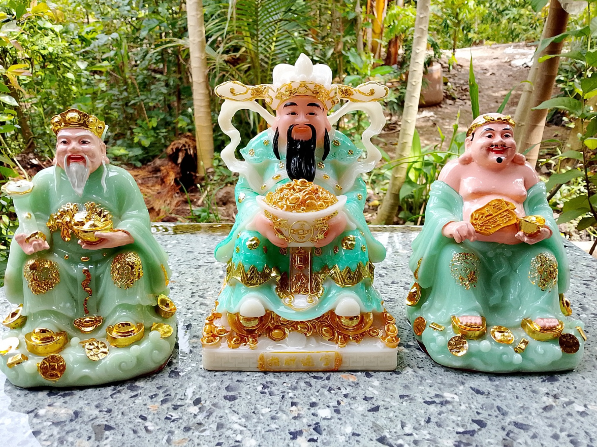 Tượng Thần Tiền Bạch Ngọc